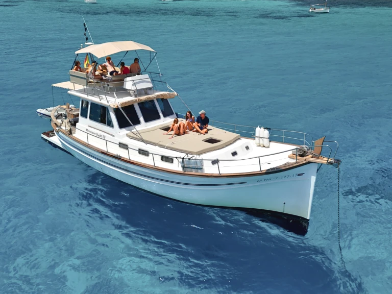 Menorquin-Yachts Menorquin Yachts 150 Fly charter bareboat or captained in  Mahón