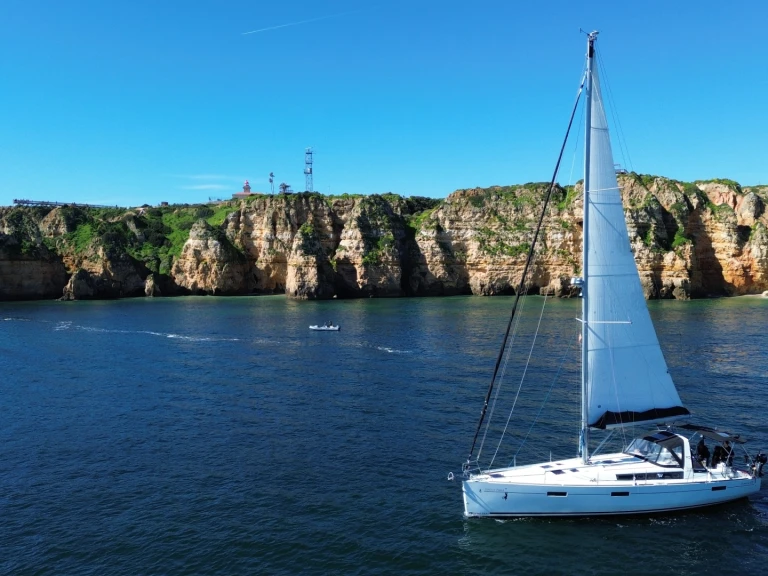 Rent a Bénéteau Oceanis 45 Lagos