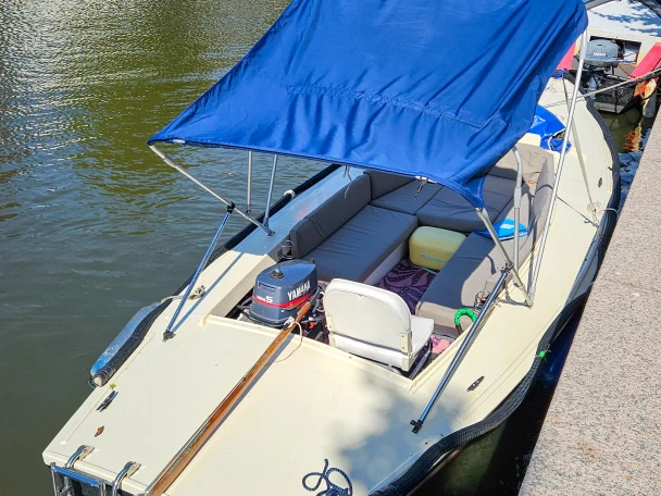 Bareboat Rental Motorboat Polyvalk with a boat licence