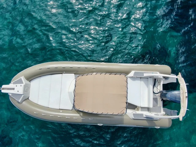 RIB rental in Cavalaire-sur-Mer - Capelli Tempest 850 Open