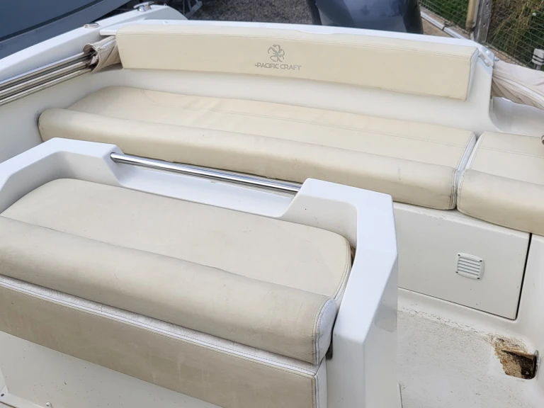 Motorboat rental with or without captain Pacific Craft Le Barcarès