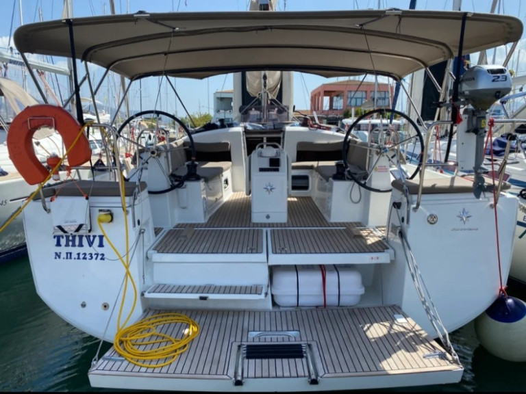 Boat rental Jeanneau Sun Odyssey 440 in Néa Péramos on Samboat