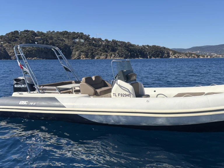 Yacht charter Le Lavandou cheap BSC 78