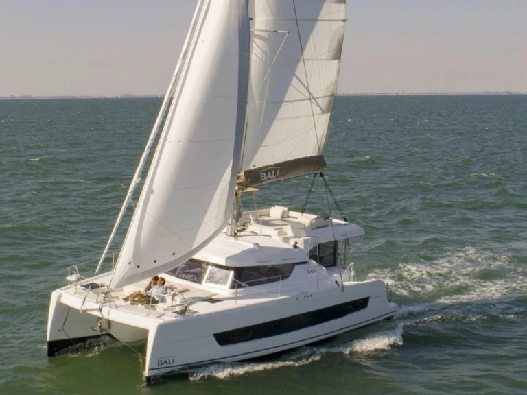 Catamaran rental with or without captain Bali Le Grau-du-Roi