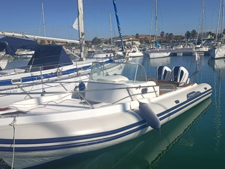 Bareboat Rental RIB Capelli with a boat licence