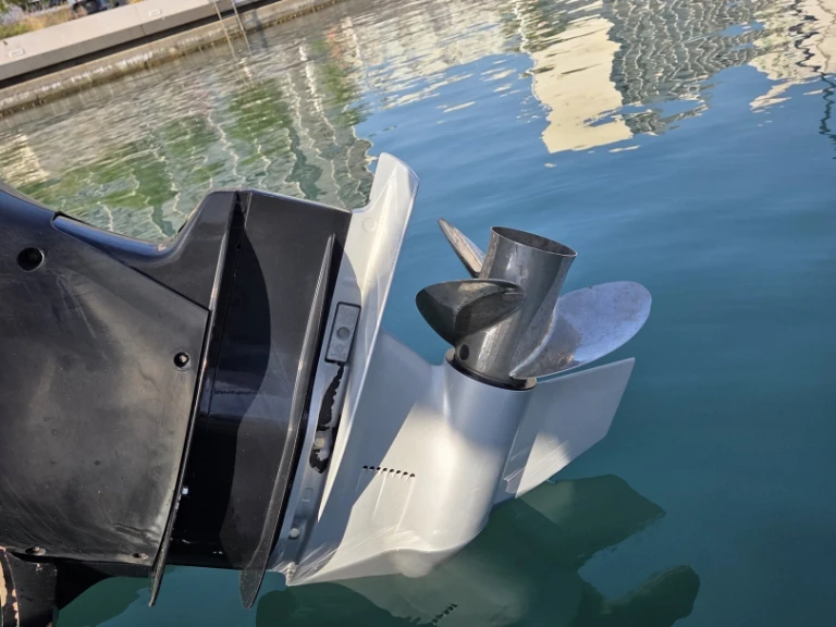 Motorboat rental in Toulon - Bénéteau Flyer 8