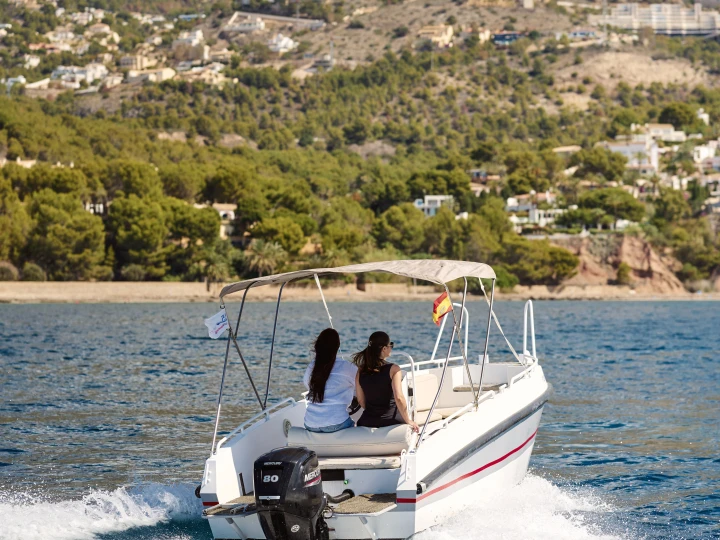 Motorboat for rent Altea at the best price