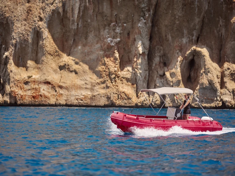 Motorboat rental in Altea - Whaly Whaly 500