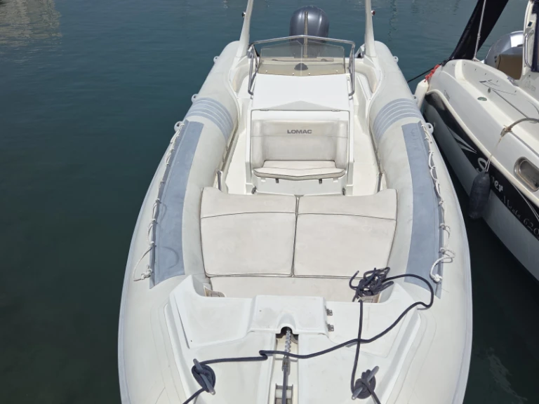 Boat rental Lomac NAUTICA 8 in Toulon on Samboat