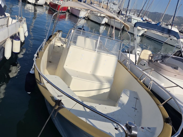Yacht charter Toulon cheap Rhea
