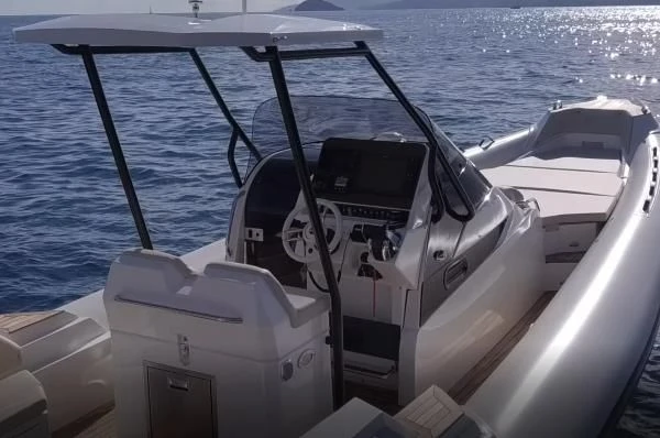 Yacht charter Marine de Sant'Ambrogio cheap NUOVA JOLLY 33