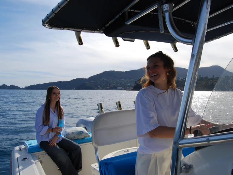 Motorboat rental in Rapallo - Pursuit 25.70