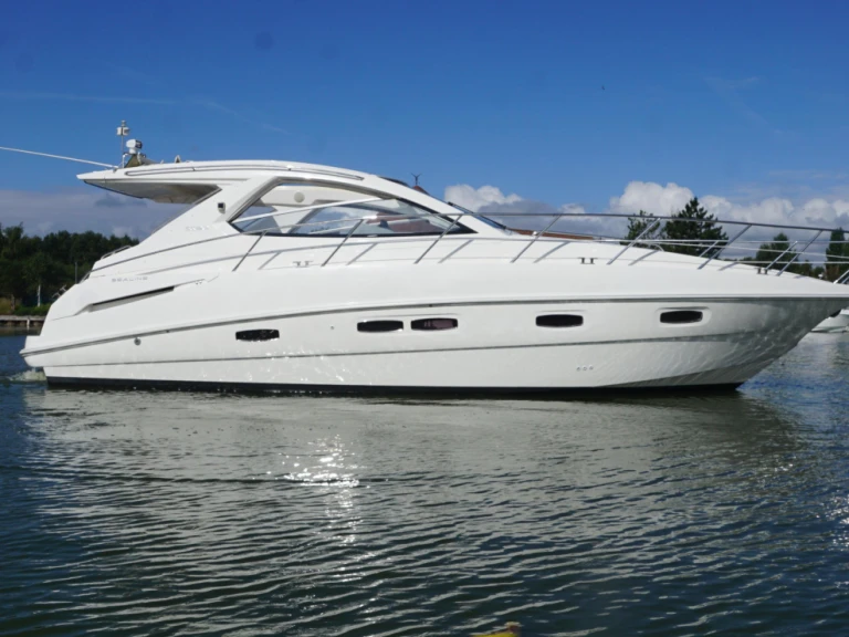 Bareboat Rental Motorboat Sealine with a boat licence