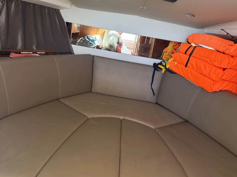 Motorboat for rent Mandelieu-la-Napoule at the best price