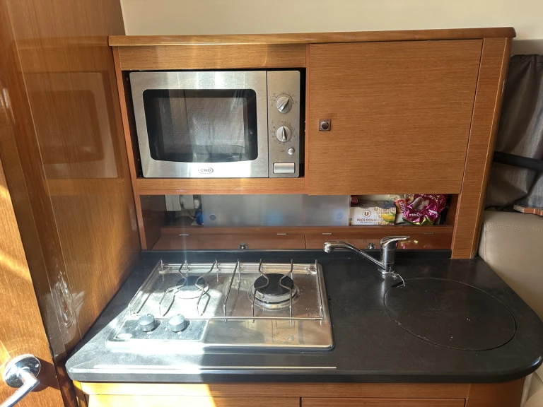 Jeanneau Leader 8 in Mandelieu-la-Napoule on SamBoat