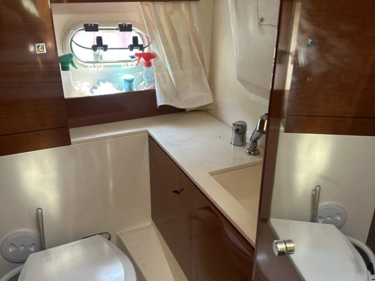 Rent a Jeanneau Leader 8 Mandelieu-la-Napoule