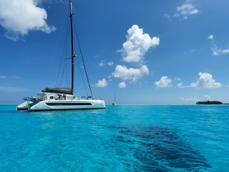 Yacht charter Carnon-Plage cheap outremer 51