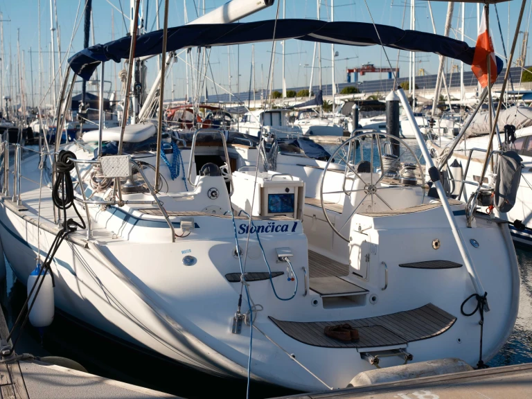 Sailboat rental in Valencia - Bavaria Bavaria 49