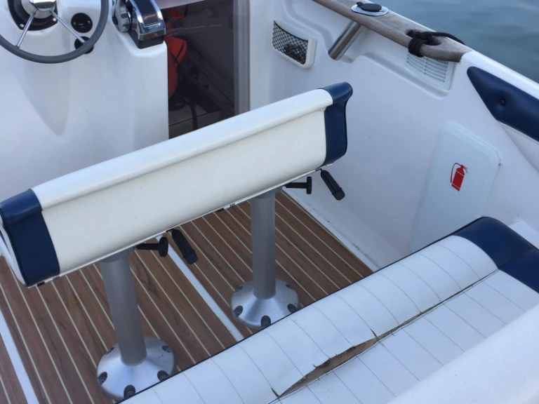 Quicksilver Quicksilver 620 Open in France on SamBoat