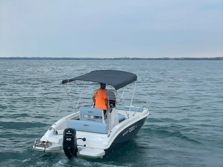 Rent a Barqa Q20 Moniga del Garda