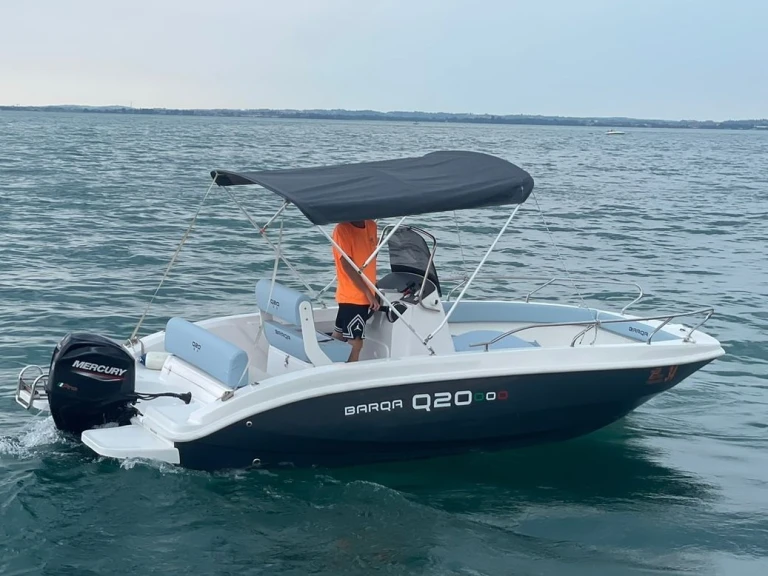 Yacht charter Moniga del Garda cheap Q20