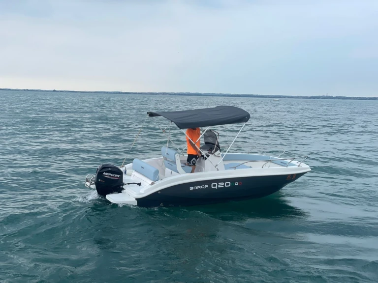 Boat rental Barqa Q20 in Moniga del Garda on Samboat