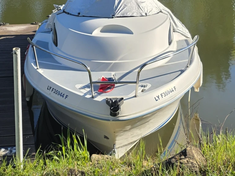 Bareboat Rental Motorboat Quicksilver with a boat licence