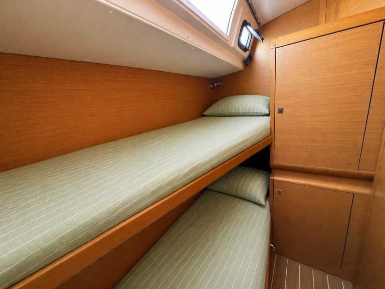 Yacht charter Palavas-les-Flots cheap Sun Odyssey 509