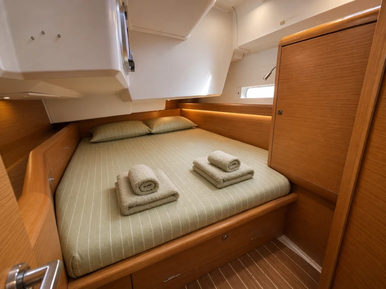 Rent a Jeanneau Sun Odyssey 509 Palavas-les-Flots