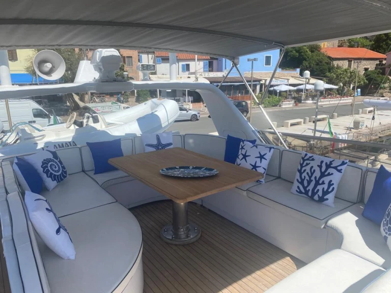 Luxury Yacht for rent Rosignano Solvay-Castiglioncello at the best price
