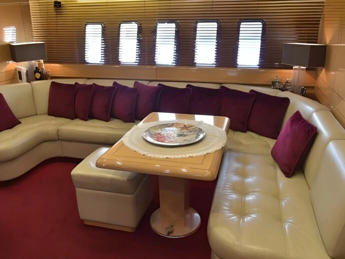 Rent a  Mangusta 72 Castellammare di Stabia