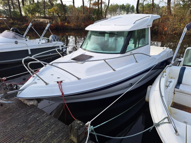 Motorboat for rent Lacanau at the best price