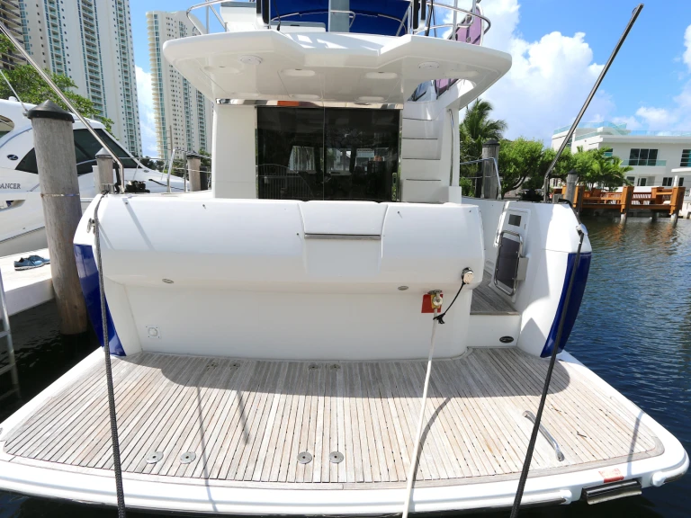 Luxury Yacht rental with or without captain Azimut Miami