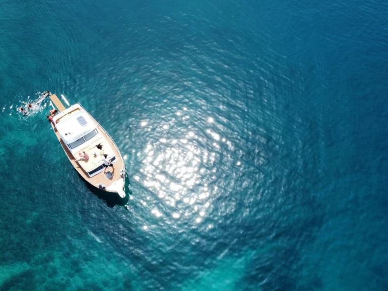 Yacht charter Lefkímmi cheap Commander 31