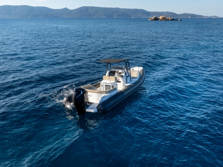 Fanale marine  ALTORE 900 CABINE charter bareboat or captained in  Porto Pollo