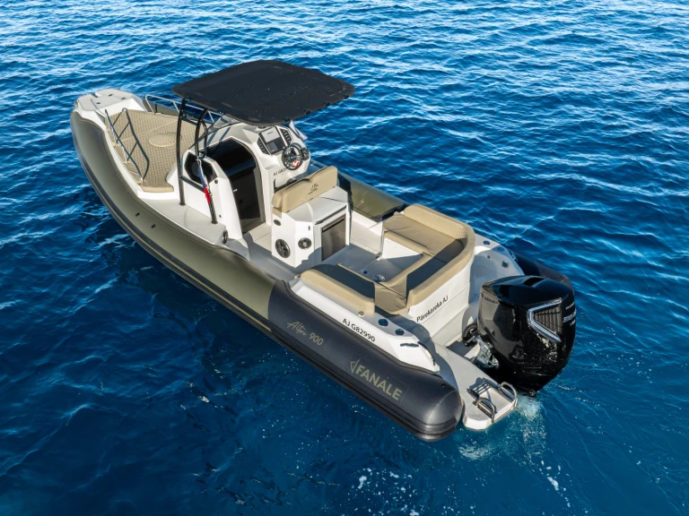 Fanale marine  ALTORE 900 CABINE in Porto Pollo on SamBoat