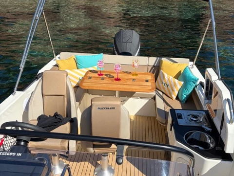 Motorboat rental in Mandelieu-la-Napoule - Quicksilver Activ 755 Sundeck
