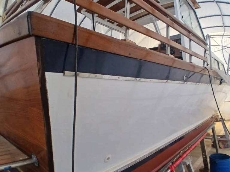 Motorboat for rent Mahón at the best price