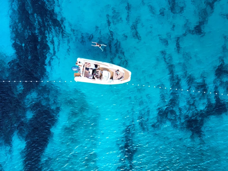 Rent a Aquamax BF150XU Hvar