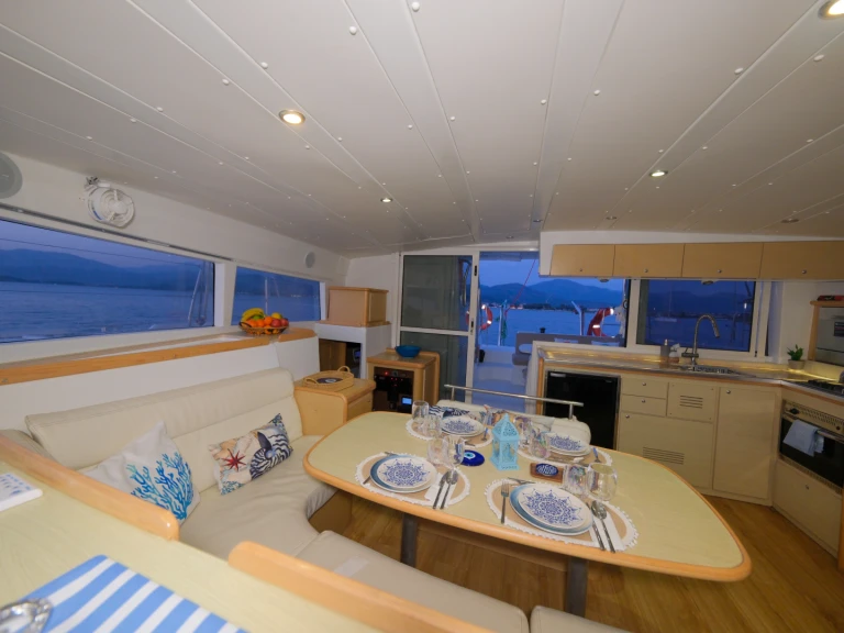 Bareboat Rental Sailboat Lagoon with a boat licence