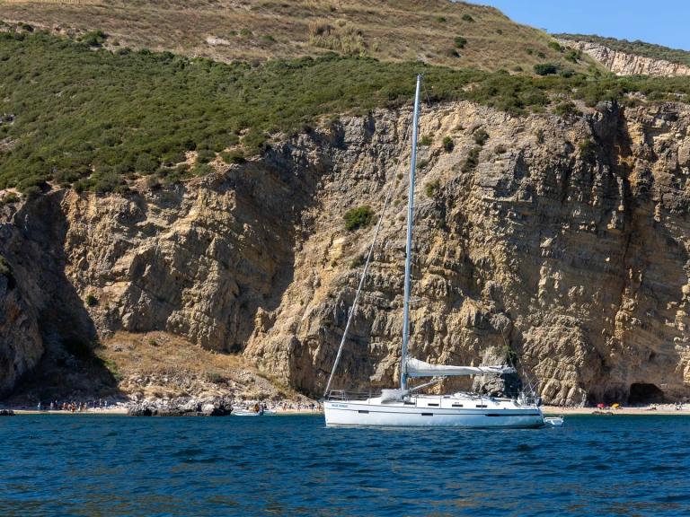 Rent a Bavaria Bavaria 40 Cruiser Sines