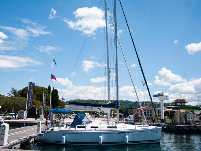 Boat rental Dufour Dufour 325 Grand Large in Portorož on Samboat