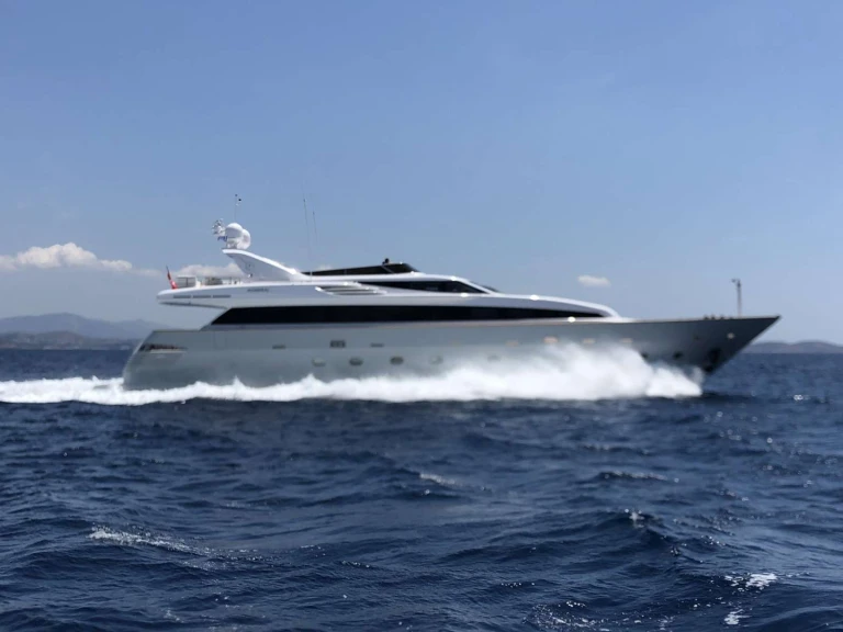Luxury Yacht for rent Athens at the best price