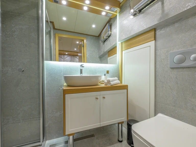  Motoryacht Belgin Sultan charter bareboat or captained in  Fethiye