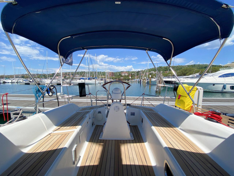 Rent a Dufour Dufour 325 Grand Large Portorož
