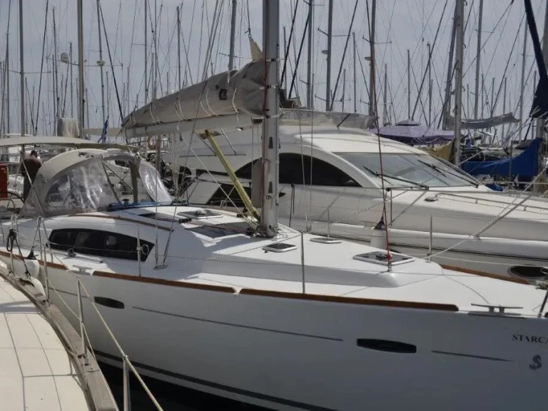 Yacht charter Sithonia cheap Oceanis 43
