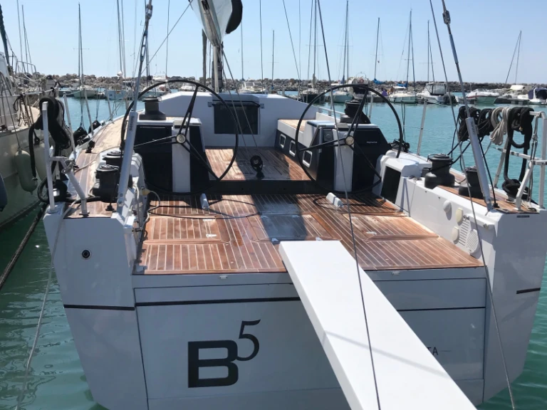 Bareboat Rental Sailboat Vismara with a boat licence