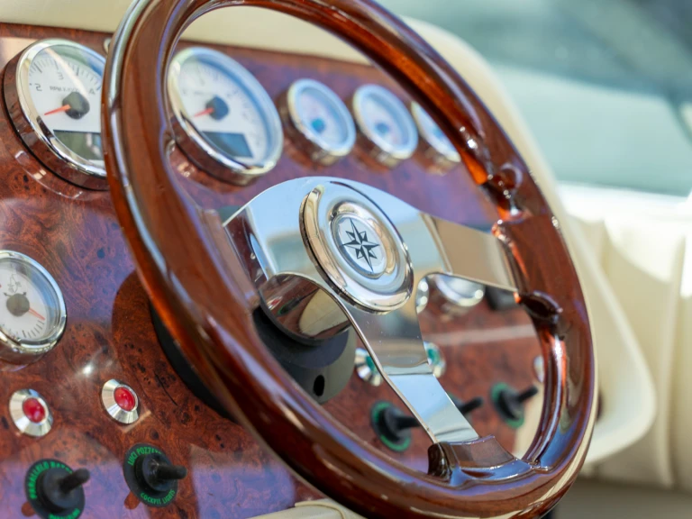 Motorboat rental with or without captain Colombo Como (City)