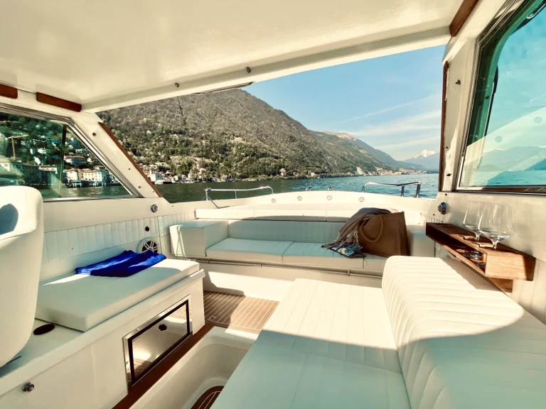 Bareboat Rental Motorboat Colombo with a boat licence