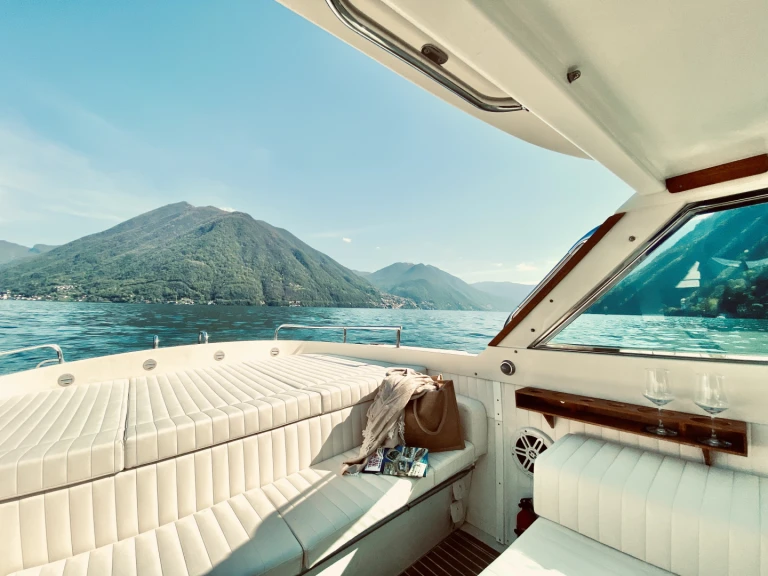Colombo Superindios 31 charter bareboat or captained in  Como (City)